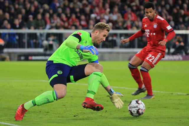 何詩蓓以其 何詩蓓以其